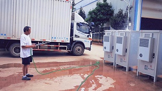 为中国铁塔公司定制的基站户外一体化机柜防水试验，效果良好。